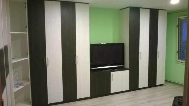 hacienda bílo-černá